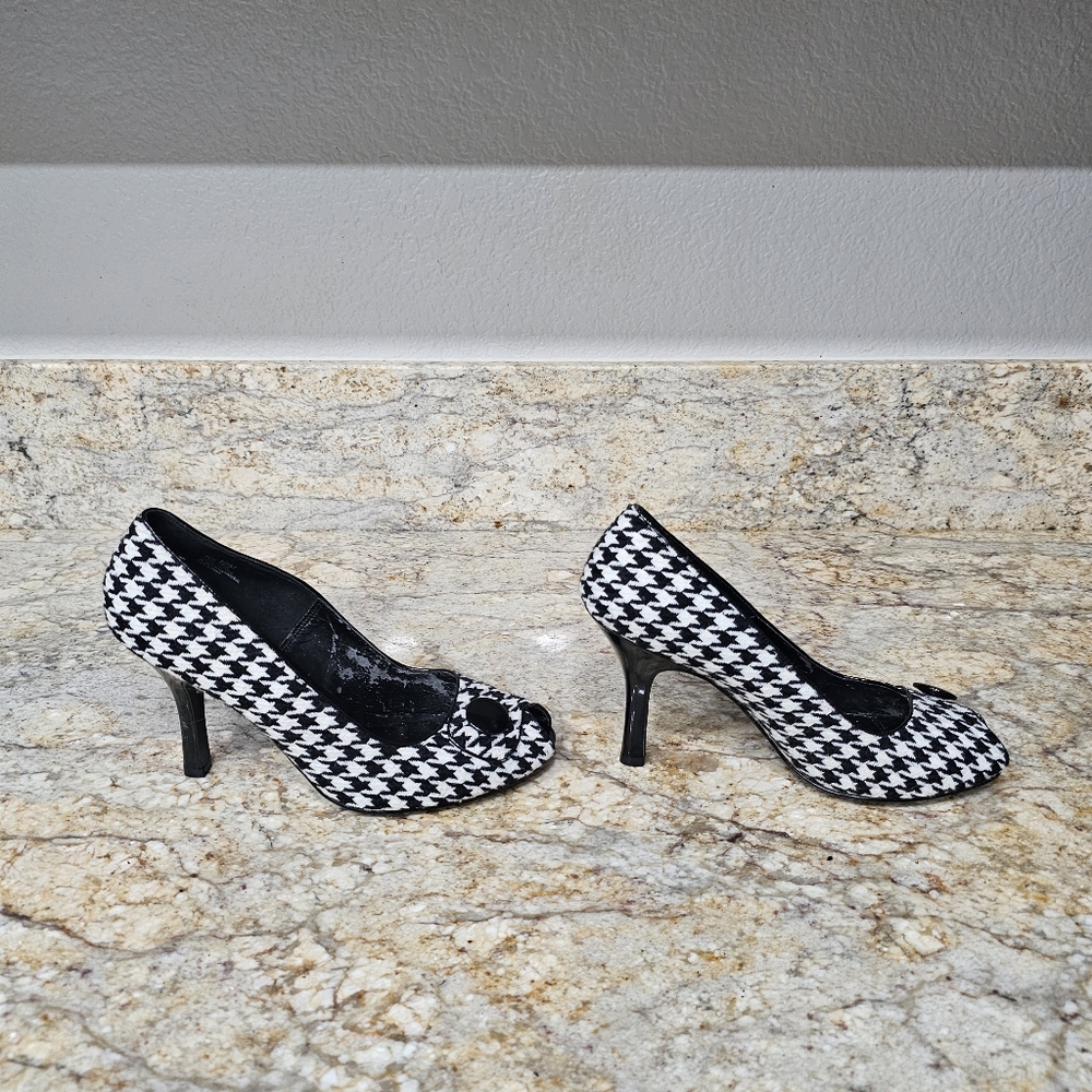 Chinese Laundry Houndstooth Peep Toe Heels Size 10